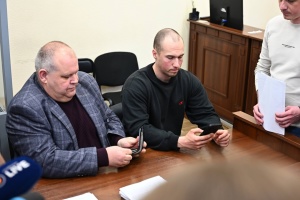 Суд обирає запобіжний захід патрульному, який утік під час теракту у Києві