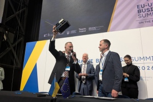 Робототехніка і супутниковий зв’язок: на бізнес-форумі Україна-ЄС підписали угоди про спільні підприємства