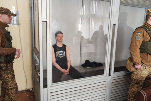 Обвинувачений в убивстві Фаріон намагався зобразити самогубство у залі суду