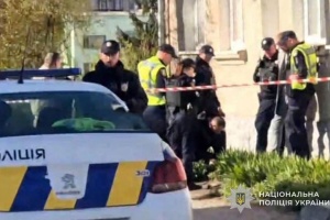 У Тернополі чоловік ходив по вулиці з макетом автомата