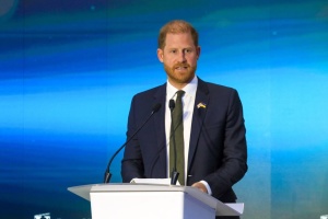 ハリー英王子、ウクライナを訪問