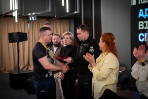 Буданов вручив держнагороди учасникам української збірної Ігор Нескорених