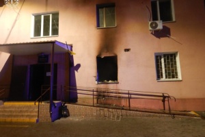У Миколаєві 6,5 року в’язниці отримав юнак, який на замовлення підпалив приміщення суду