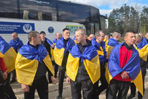 Zelensky: 193 defenders returning to Ukraine from Russian captivity
