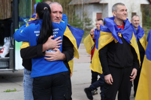 Zelensky: 193 defenders returning to Ukraine from Russian captivity