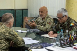 Syrsky se reúne con los jefes de los comités militares de la OTAN y la UE para abordar las necesidades críticas de las Fuerzas Armadas