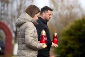 Ukrainian officials and foreign representatives honor Chernobyl cleanup workers