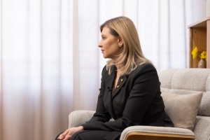 Zelenska presents unique guide for school leavers