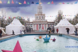 На «Книжковій країні» зібрали понад 1500 книжок для військових