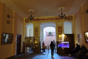 У тернопільській школі після нападу з ножем на ученицю проводять службове розслідування