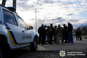 На Рівненщині чоловік з автомата відкрив вогонь по групі оповіщення, двоє поранених