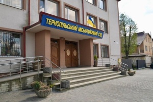 У Тернополі обирають запобіжний захід 15-річній школярці, яку підозрюють у замаху на вбивство