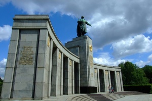 У Берліні на заходах 8-9 травня знову заборонять російську та радянську символіку - ЗМІ