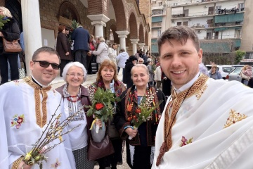 У Греції українська громада відзначила Квітну неділю та долучилася до волонтерських зборів