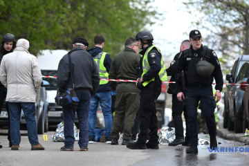 Un enfant et sept adultes restent hospitalisés au lendemain de la fusillade meurtrière du quartier de Holosiivskyi de Kyiv