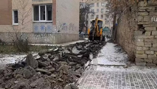 У Кам’янці-Подільському викрили розтрату ₴2,8 мільйона під час ремонту тротуарів