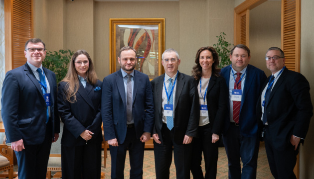 Кулеба обговорив з місією МВФ пріоритетні питання фінансування громад