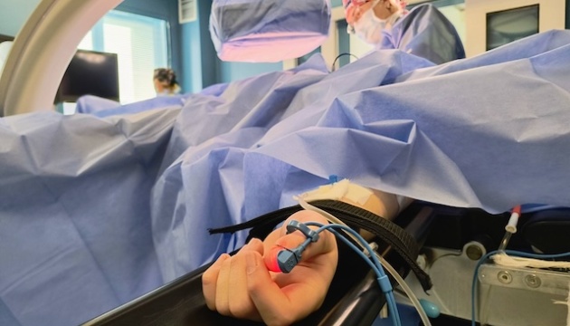 У Львові лікарі провели унікальну операцію зі зрощення кісток за допомогою стовбурових клітин