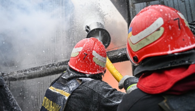 На Буковині ліквідували пожежу на об'єкті критичної інфраструктури після атаки РФ