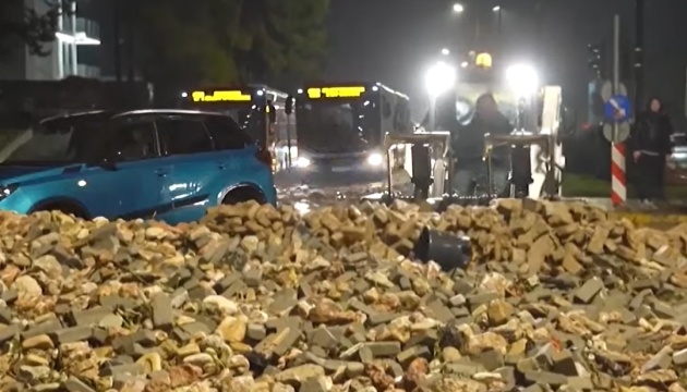 Грецію накрили сильні бурі - сталися повені, повалені дерева