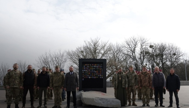 У столиці встановили памʼятний знак до четвертої річниці звільнення Київщини