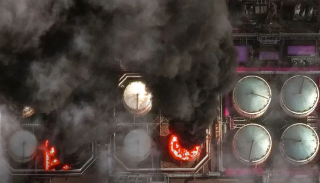 Пекельні удари по РФ: Сили оборони уразили 5 стратегічних заводів і 10 обʼєктів нафтопереробки у березні