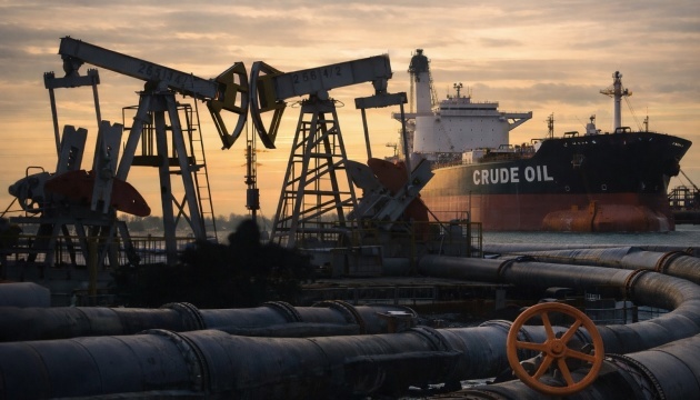 Hormuz Chokepoint: Saudi Oil Flows Across the Desert After Blockade