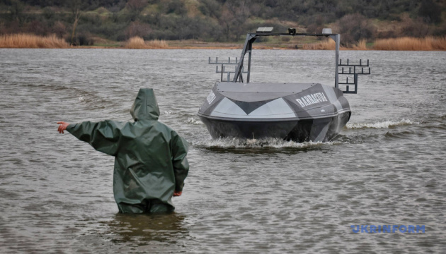 Barracuda USV: Combining Human Expertise with Artificial Intelligence