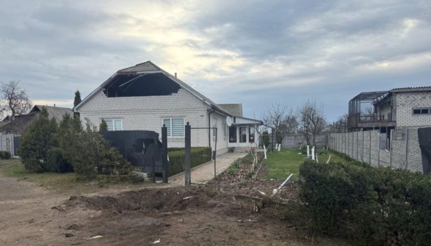 На Черкащині під час нічної атаки пошкоджені житлові будинки та автомобілі