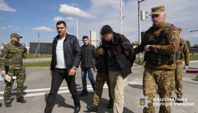 ウクライナ、ロシア側で戦闘参加の外国人をアゼルバイジャンへ引き渡し