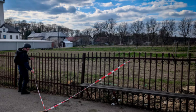 У Львові перехожі виявили снаряд часів Другої світової 