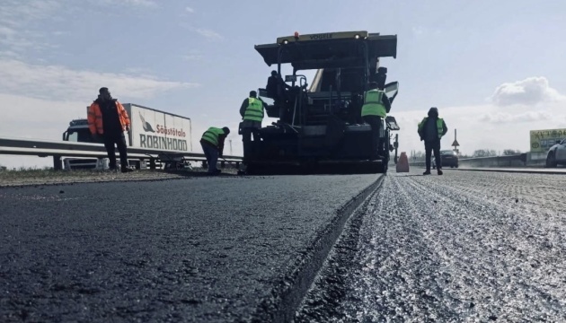 Ukraine repairs 2.7 million sq m of roads – Svyrydenko