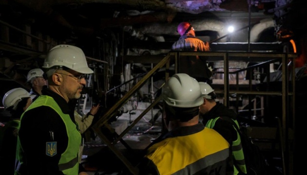 Шмигаль перевірив пошкоджений росіянами обʼєкт генерації