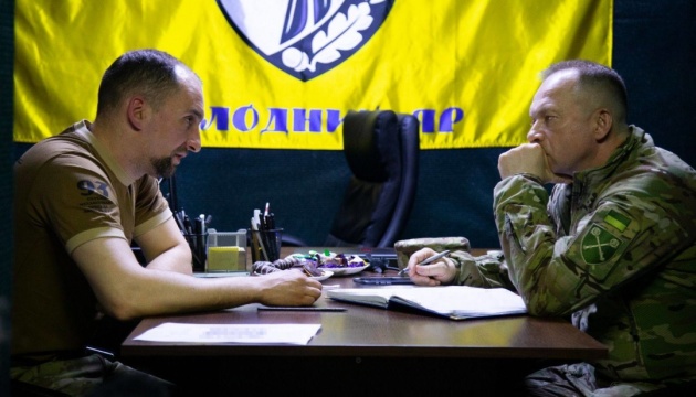 Сирський на передовій: Сили оборони майже рік успішно відбивають спроби ворога захопити Костянтинівку