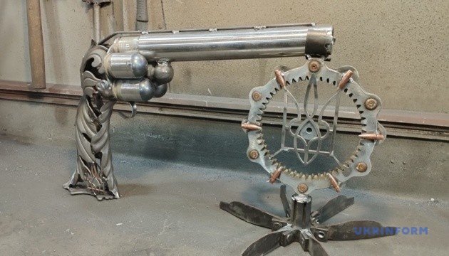 Техно-арт на лінії вогню