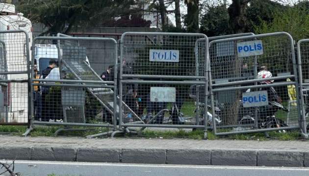 İstanbul'daki İsrail konsolosluğuna silahlı saldırı: Çok sayıda yaralı var