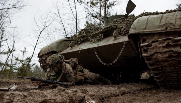 На фронті 128 зіткнень, більш як половина штурмів ворога на трьох напрямках