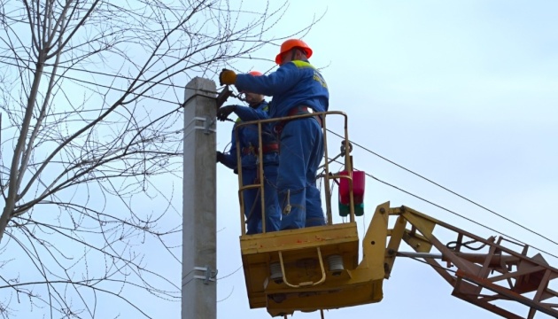 У Запорізькому районі внаслідок російських ударів знеструмлені 4,5 тисячі абонентів