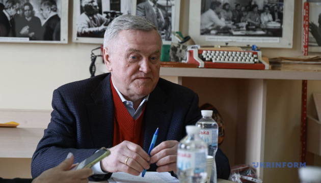 Українським дітям за кордоном передали 1,2 мільйона книжок - Наливайко