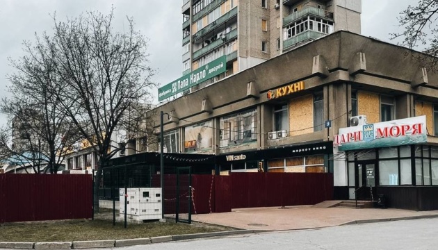 У Сумах з аварійного будинку, в який влучив російський дрон, відселять жителів