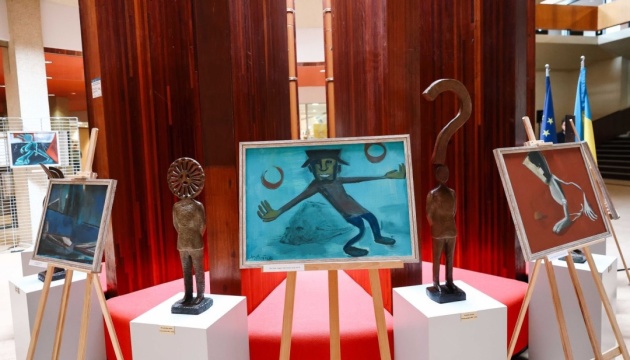 У Раді Європи відкрили виставку львівського студента-художника про війну в Україні