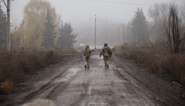 Сили оборони у Часовому Ярі стримують ворога і не дають просунутися до Костянтинівки - військові