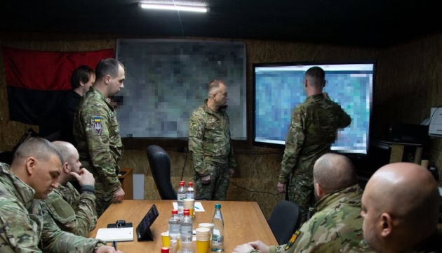 Активність військ РФ особливо висока: Сирський відвідав Покровський напрямок