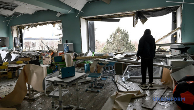 Наслідки ворожої атаки селища Балабине у Запорізькому районі / Фото: Дмитро Смольєнко. Укрінформ
