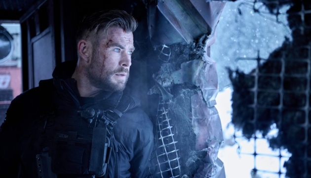 Кріс Гемсворт та Ідріс Ельба повернуться до сиквелу «Евакуація» на Netflix