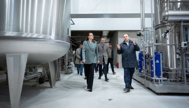 На Закарпатті будують один з найбільших у Європі фармзавод - Свириденко оглянула майбутнє виробництво