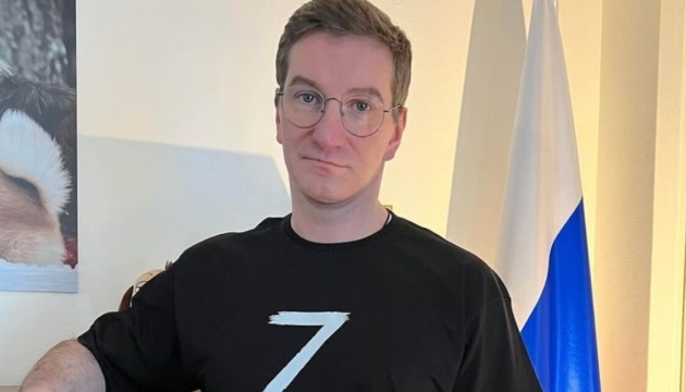 Російського пропагандиста, який закликав до повного знищення України, заочно засудили до 10 років в'язниці