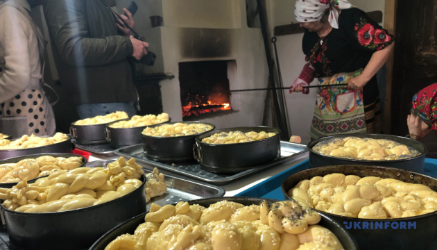 У Чернівцях провели майстер-клас із випікання пасок
