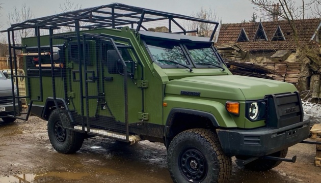 Deutschland übergibt der Nationalgarde fünf gepanzerte Sanitätsfahrzeuge