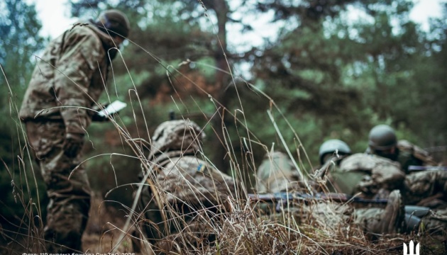 Ukrayna, Sumy bölgesindeki Myropilske yakınlarında savunmayı güçlendirmek için birliklerini yeniden konuşlandırıyor.